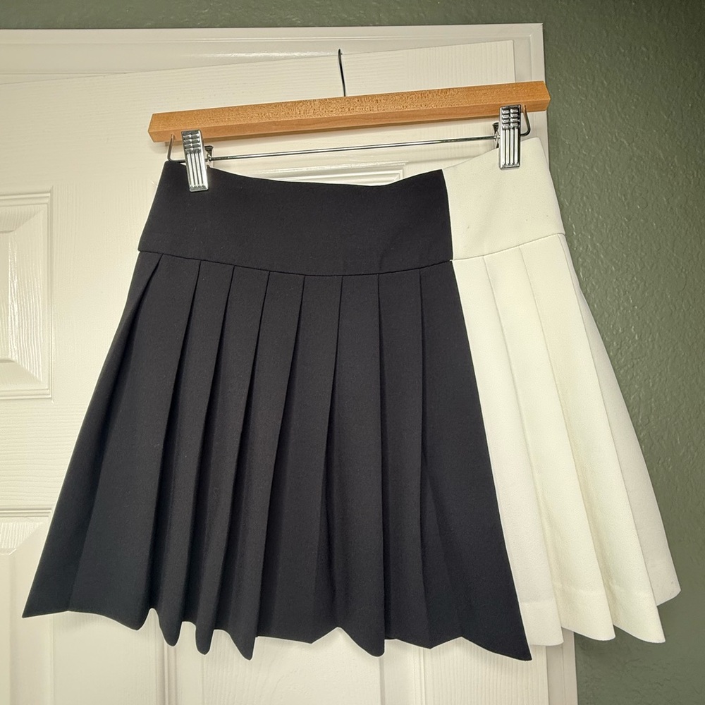 Alice + Olivia Black and White Mini Skater Skirt